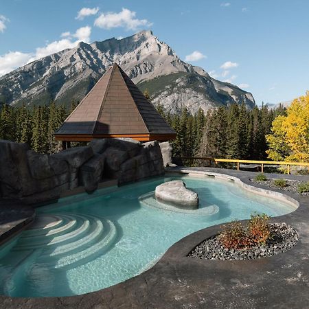 Hotel Canoe And Suites Banff Exterior photo
