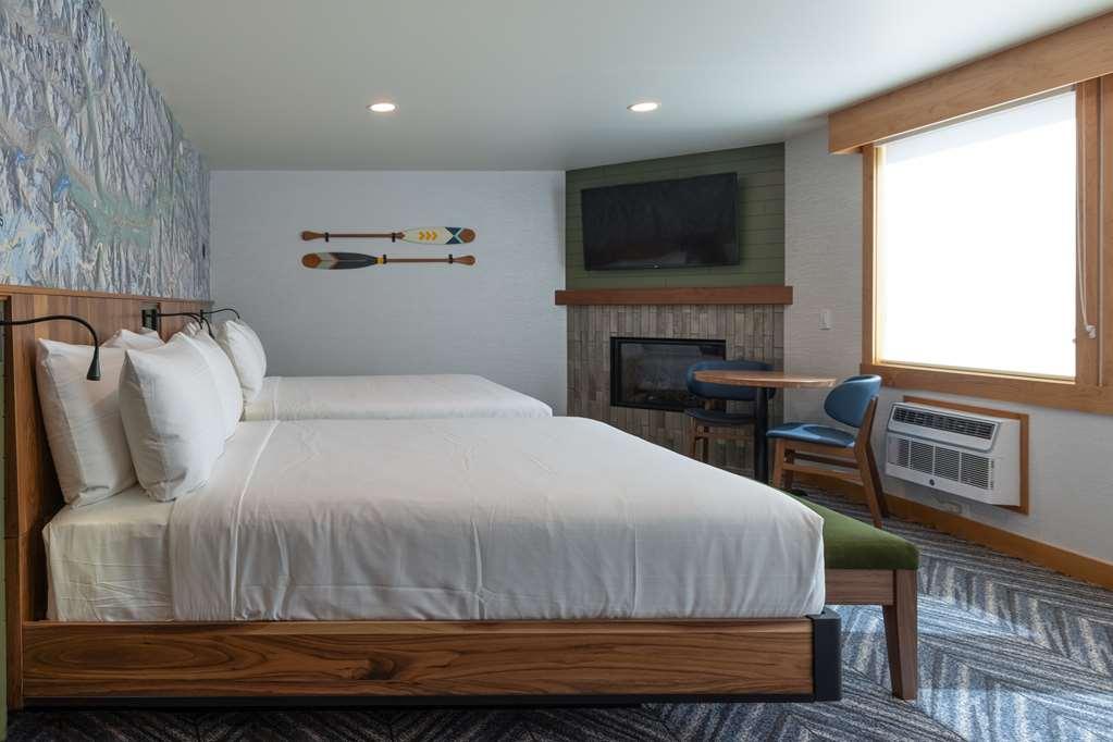 Hotel Canoe And Suites Banff Room photo
