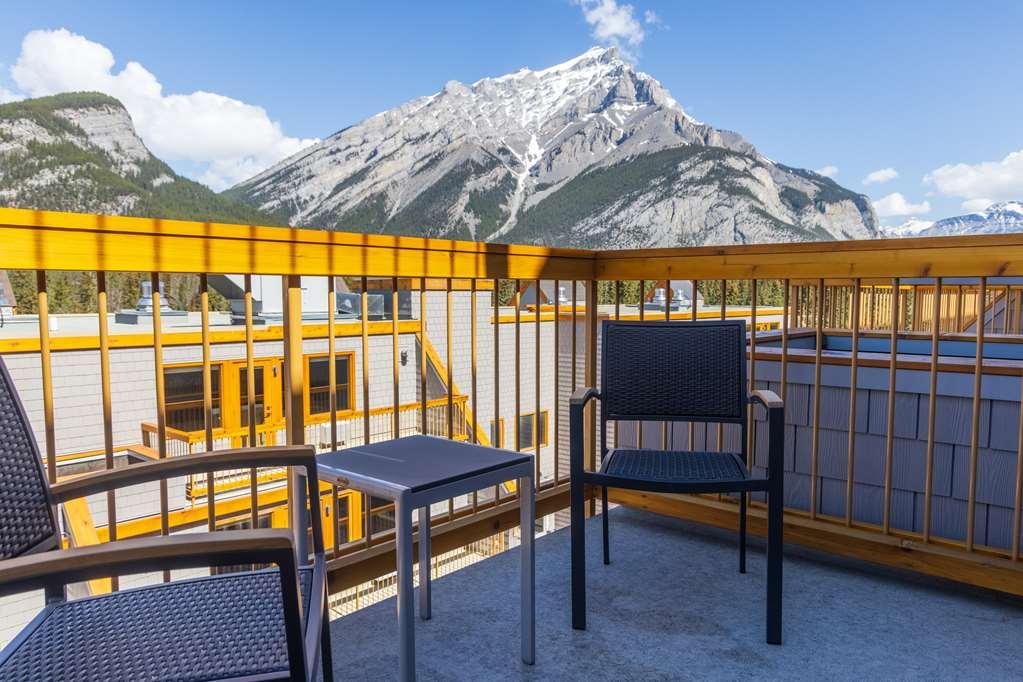 Hotel Canoe And Suites Banff Room photo